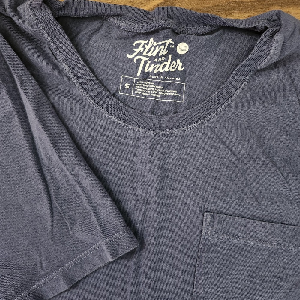 Flint & Tinder Mens Blue Pocket T-Shirt Size Small Essential Cotton Tee